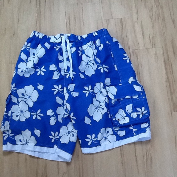 hawaiian print swim trunks